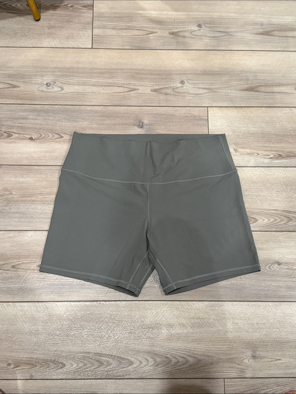 Lululemon High-Waist green/grey Women's align Active Shorts